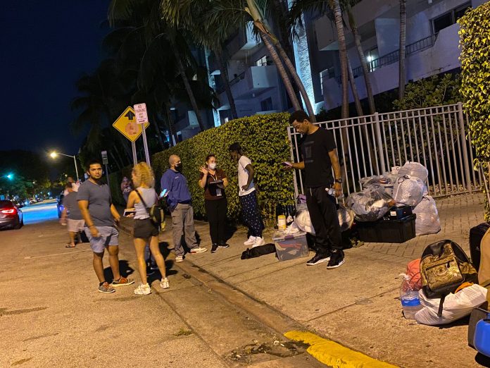 Oficiales evacuan edificio de Miami-Miami news 24