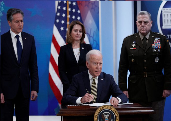 Biden prepara otro paquete de armas de US$ 800 millones para Ucrania