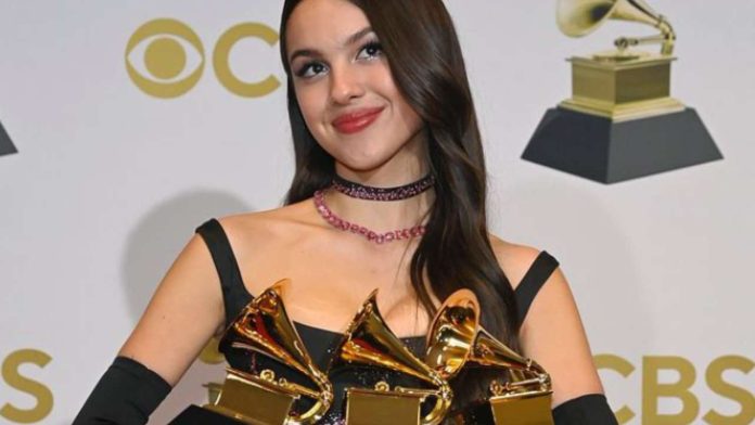 premios grammys ganadores-miaminews24