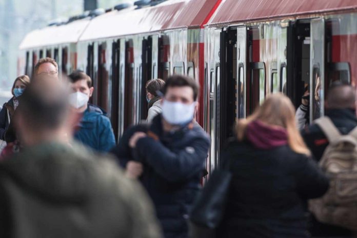 Gobierno extenderá el uso de mascarillas en el transporte público