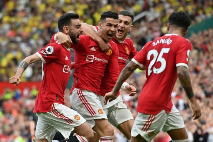 Hat-trick de Cristiano Ronaldo le da los tres puntos al Manchester