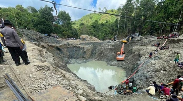 12 mujeres mueren sepultadas en una mina de oro en Indonesia