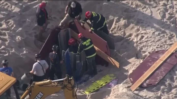 ¡Enterrado vivo! Adolescente muere sepultado en una playa en Jersey