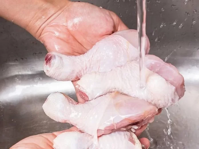 intoxicación alimentaria por lavar el pollo - miaminews24