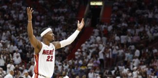 Los Miami Heat aplastan a unos Sixers tomando la ventaja de la serie