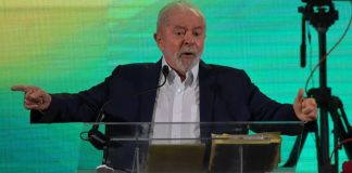 Lula oficializa su candidatura a la presidencia de Brasil