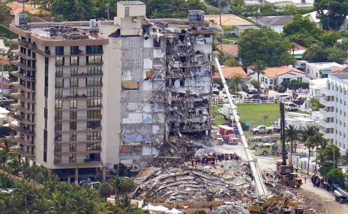 Víctimas del derrumbe de edificio en Surfside recibirán US$900 millones