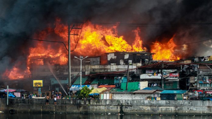 Ocho personas mueren en un incendio en Manila, Filipinas