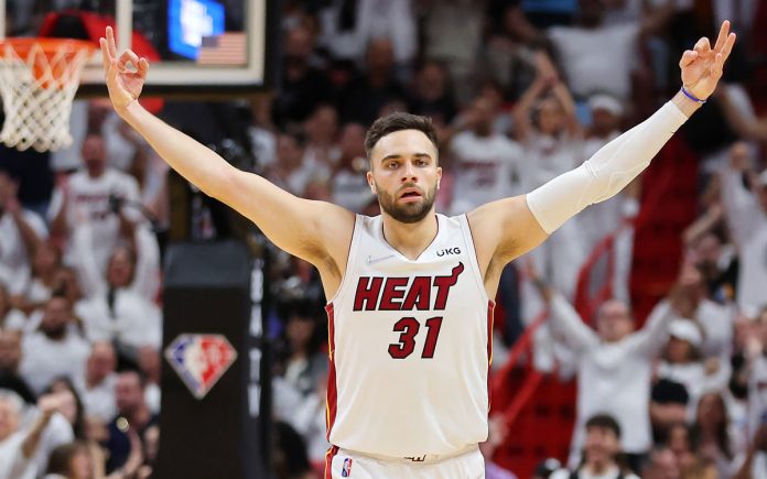Miami Heat vence el segundo de la serie contra Philadelphia 76ers