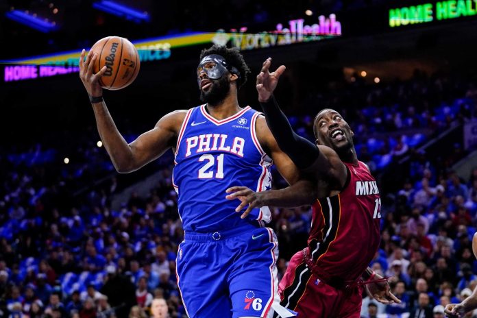Philadelphia 76ers se llevaron el tercer juego de la serie ante Miami Heat