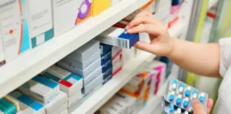 Condenan a dos hombres por montar 21 farmacias falsas en Miami