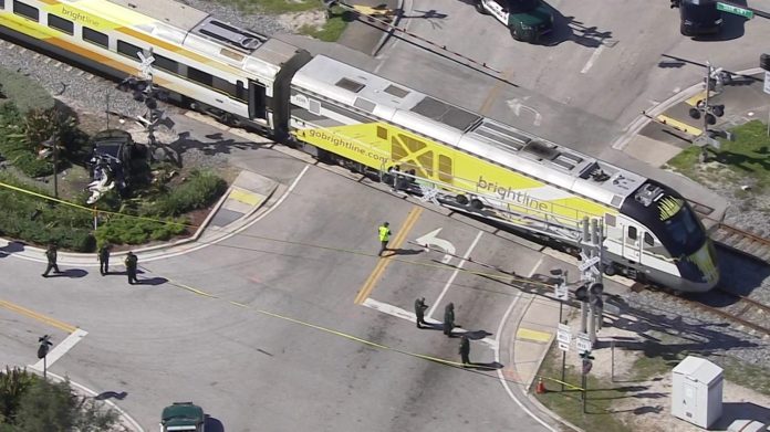 accidente auto tren brightline