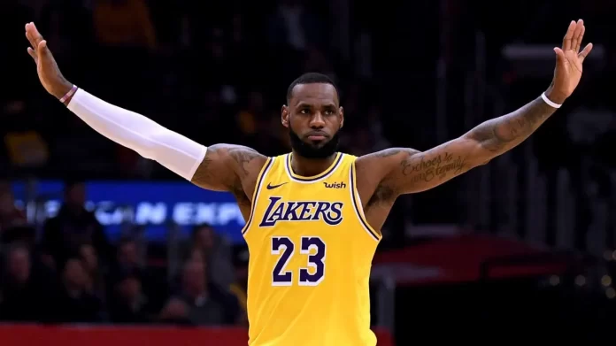 LeBron James se convierte en el primer jugador activo en ser billonario