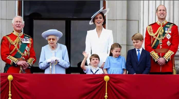 Show del príncipe Louis en los festejos de la Reina Isabel II