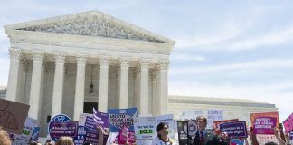 Congresista proaborto es detenido por protestar frente a la Corte Suprema-MiamiNews24