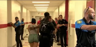 Policía escolar simulacro tiroteo
