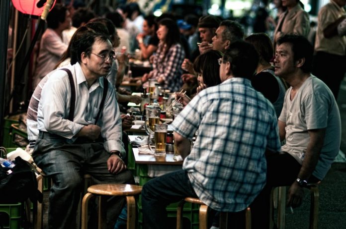 japón jóvenes alcohol economía miaminews24