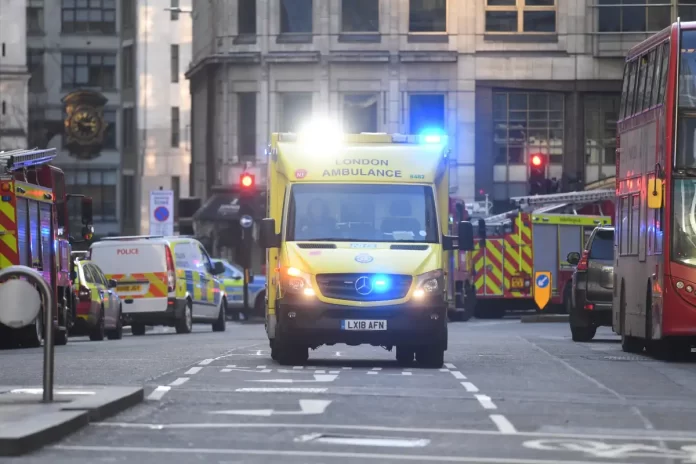 dos policías apuñalados londres - miaminews24