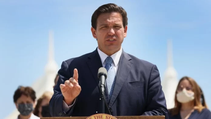 demandan ron DeSantis migrantes - miaminews24