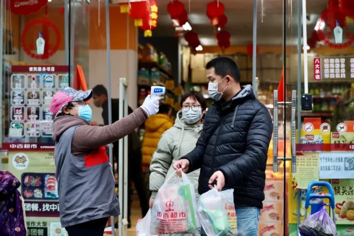 China pasa por un nuevo brote del Covid-19 y cierra varias ciudades - miaminews24