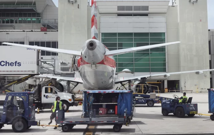 Vuelo en Miami aterriza de emergencia tras un olor químico - miaminews24