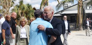 Biden recorres calles de Florida tras el huracán Ian - miaminews24