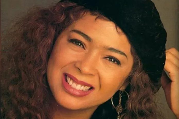 muere cantante irene cara