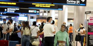 Aeropuerto Miami mujer aerolínea-miaminews24