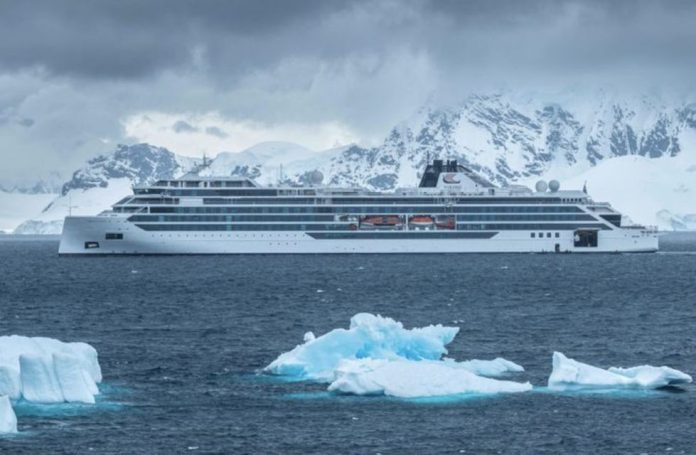 mujer muere ola crucero