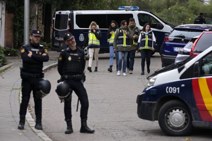 Presentan cargos por terrorismo a sospechoso de ataque bomba en España - miaminews24