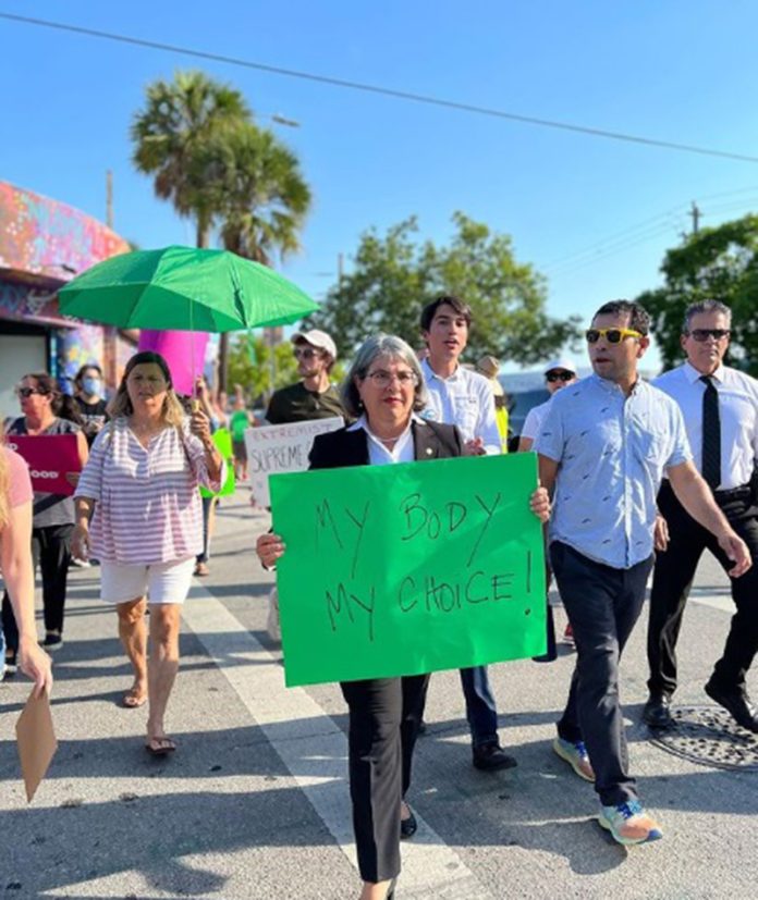 Alcaldesa Miami-Dade aborto