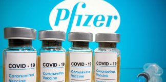directivo Pfizer efectos vacuna