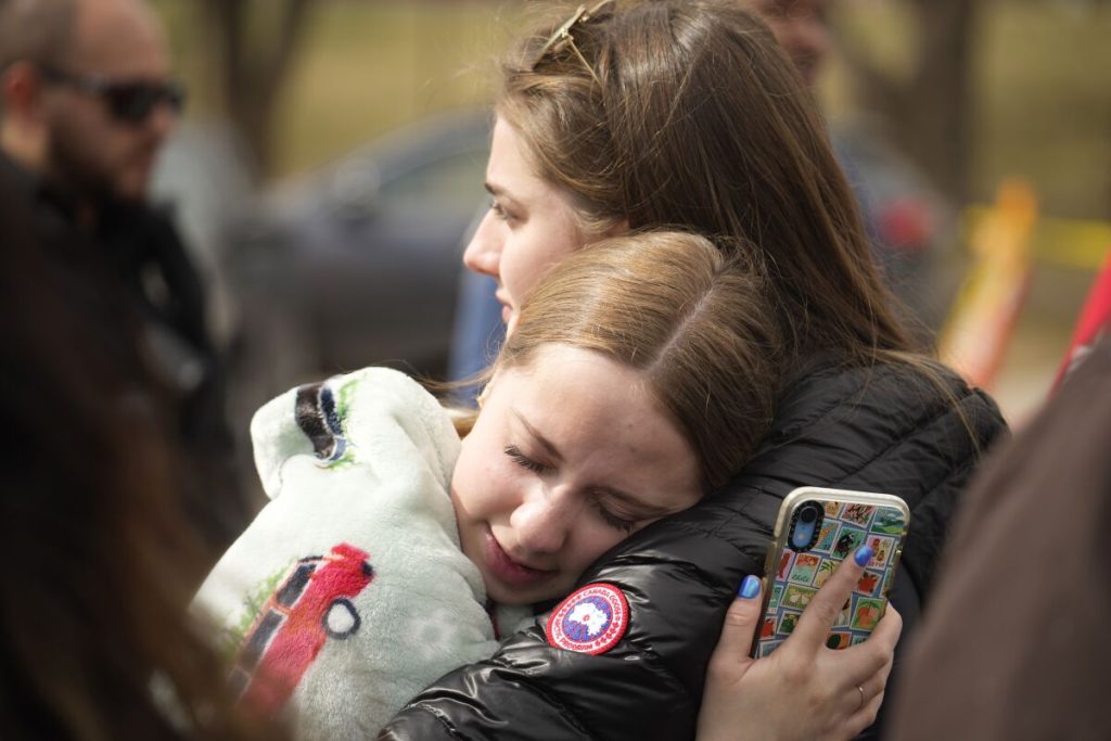 El adolescente que incio la balacera había sido expulsado de otro distrito escolar por estar armado.