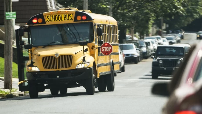 conductor bus escuela colorado-miaminews24