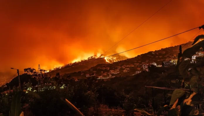 evacuados incendio Tenerife España-miaminews24