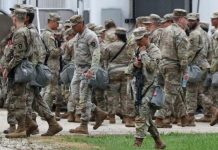 Oficiales de la Guardia Nacional desplegados en Chicago y Portland regresan a casa