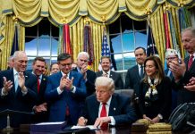 Trump firma paquete de financiación y pone fin al cierre más largo del Gobierno en EE. UU.