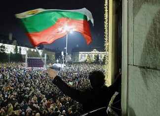 Gobierno de Bulgaria cae tras presión social y política