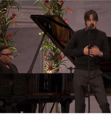 Danny Ocean interpreta Alma Llanera en la ceremonia del Nobel de la Paz