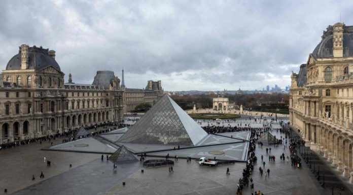 Fuga de agua en el Louvre daña más de 400 obras