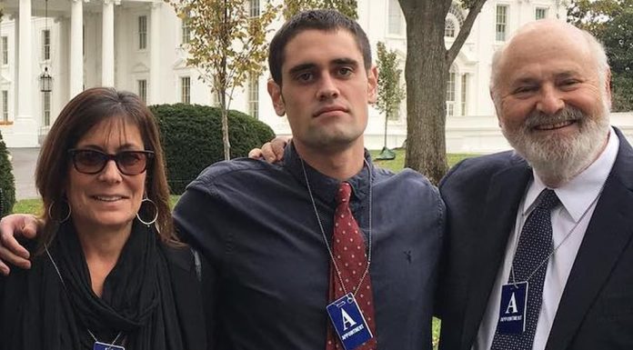 Hijo de Rob Reiner fue encontrado responsable de asesinar a sus padres