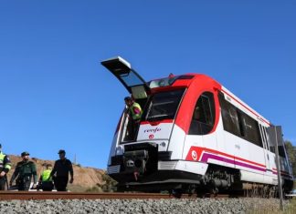 Cuarto accidente en una semana en España: Tren choca contra una grúa en Murcia
