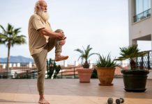 El equilibrio sobre una pierna: el indicador clave de salud y longevidad después de los 50 años