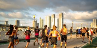 Luto en el Maratón de Miami: Fallece corredor tras colapsar en plena competencia