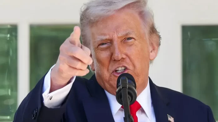 trump-exige-230-millones-de-dlares-al-departamento-de-justicia-por-investigarlo-T