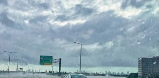 Lluvias récord de hasta 6 pulgadas saturan drenajes en Florida