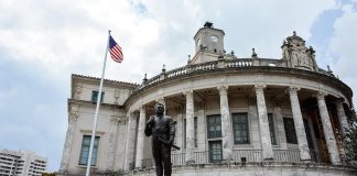 Ocho enmiendas y un sobre: Lo que los residentes de Coral Gables deben saber para que su voto cuente