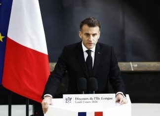 Macron anuncia que Francia aumentará su número de cabezas atómicas