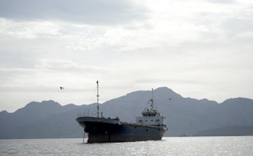 Asedio naval: Estados Unidos inicia el bloqueo total de los puertos de Irán
