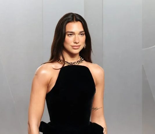 Dua Lipa demanda a Samsung por $15 millones tras uso no autorizado de su imagen en empaques
